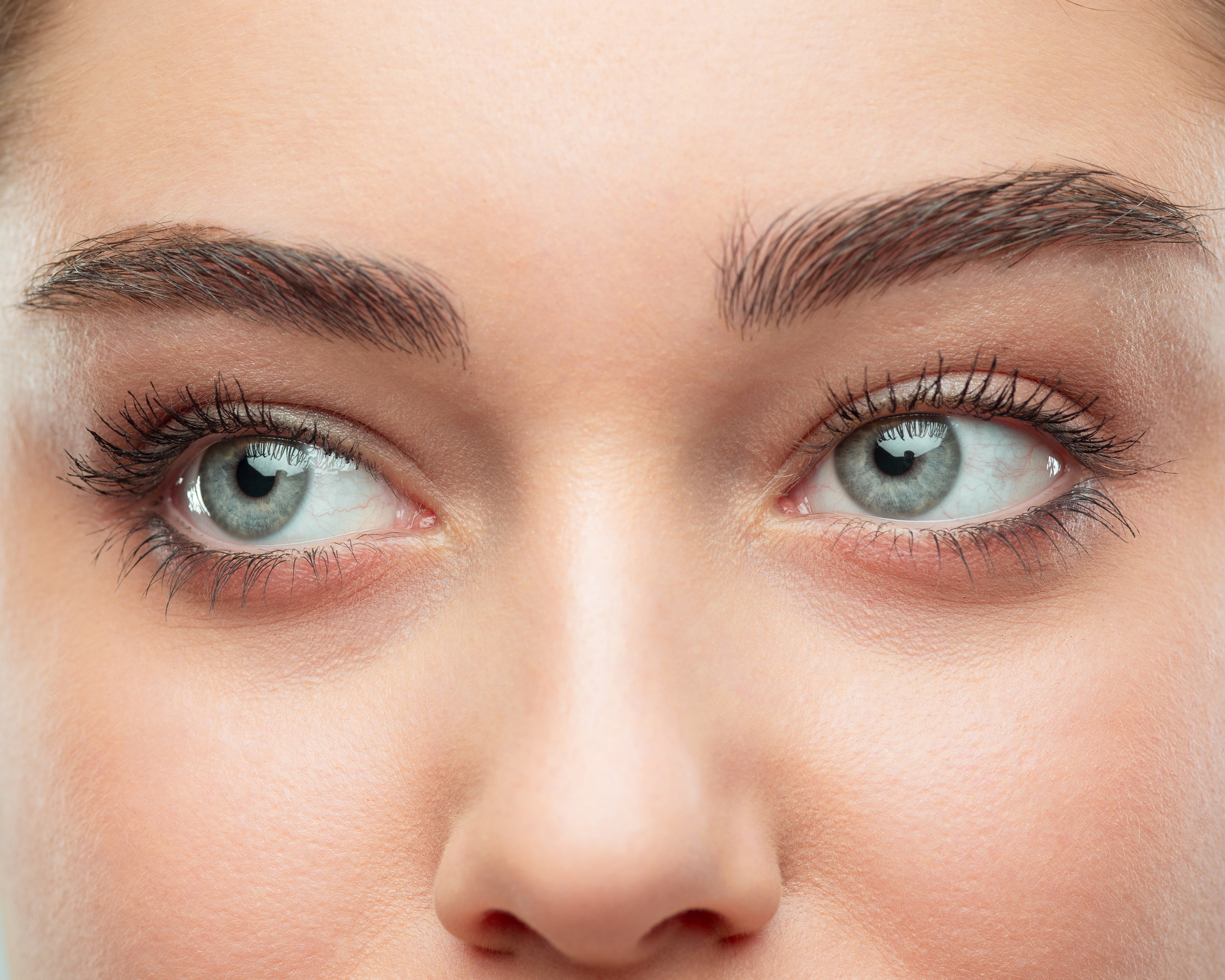 HD Brow Tint + Tweeze