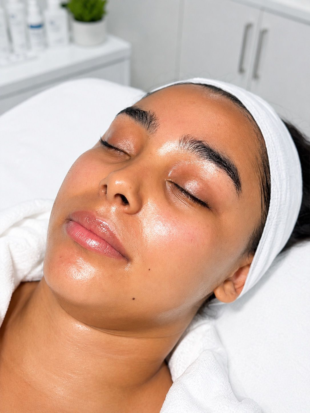 Hydraglow Facial
